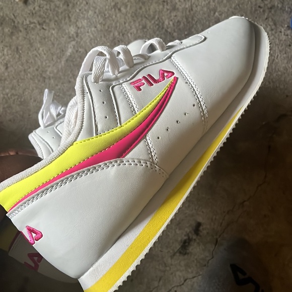 FILA Machu Lace Up White Neon Sneakers Size 9.5 - Picture 2 of 2